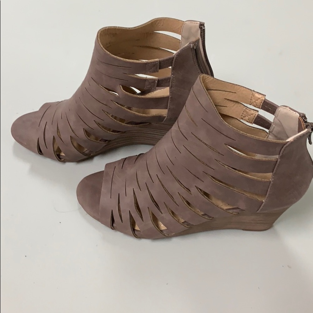 Report Footwear Spring Taupe Booties